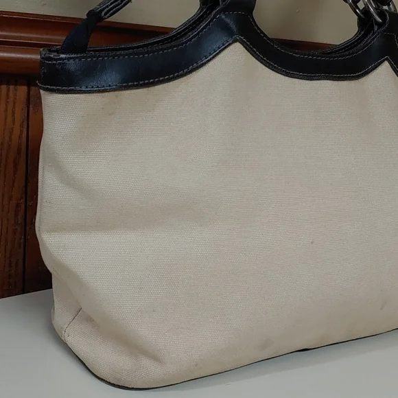 Frankie and Johnnie Dainty Vintage Shoulder Bag - Picture 6 of 16